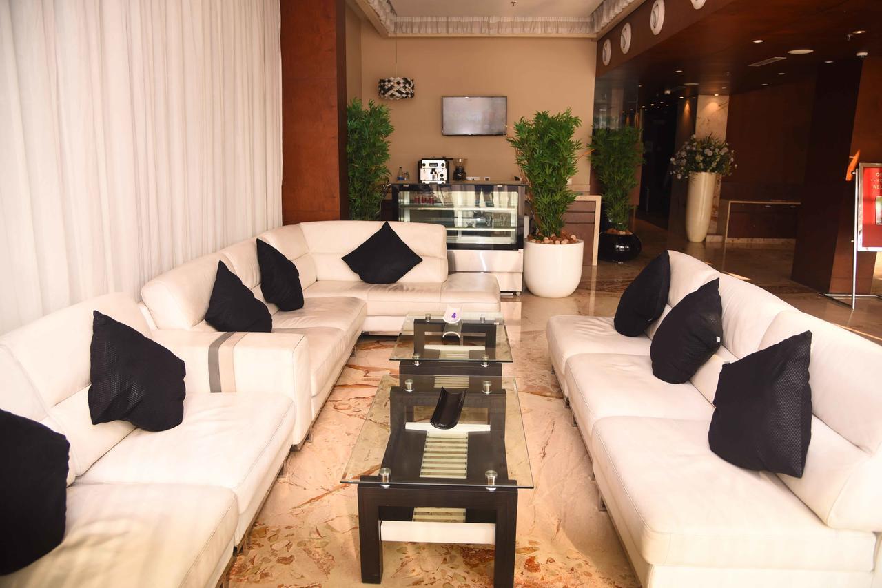 Celesta - Kolkata Hotel Buitenkant foto