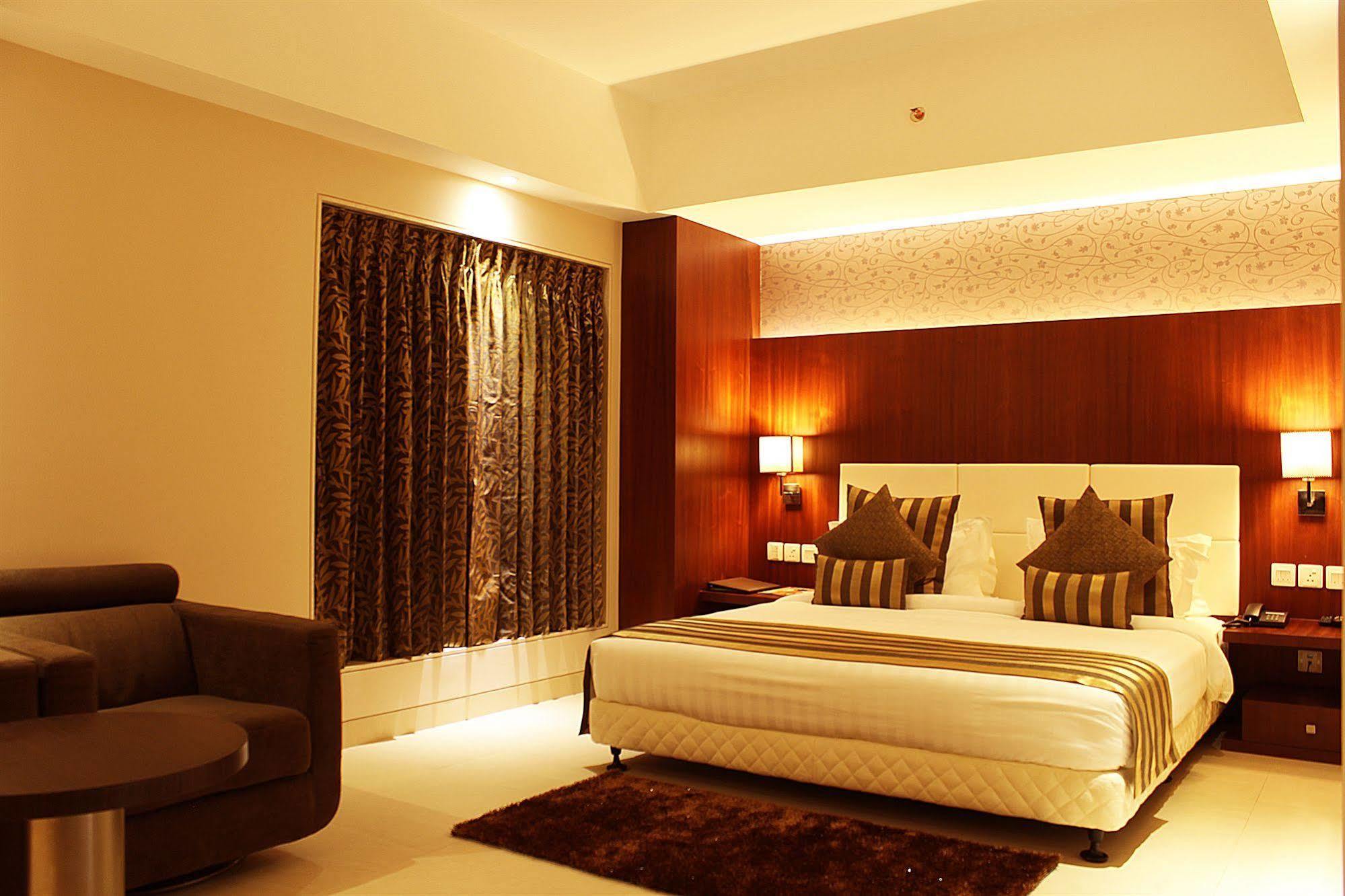 Celesta - Kolkata Hotel Buitenkant foto